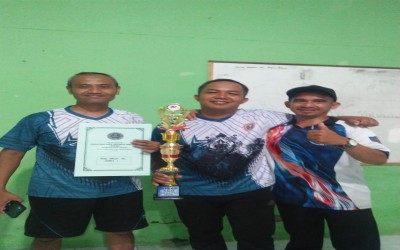 Bersama Pemenang Lomba Tenis meja HUT PGRI
